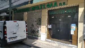 Εξωτερικά  η αποθήκη